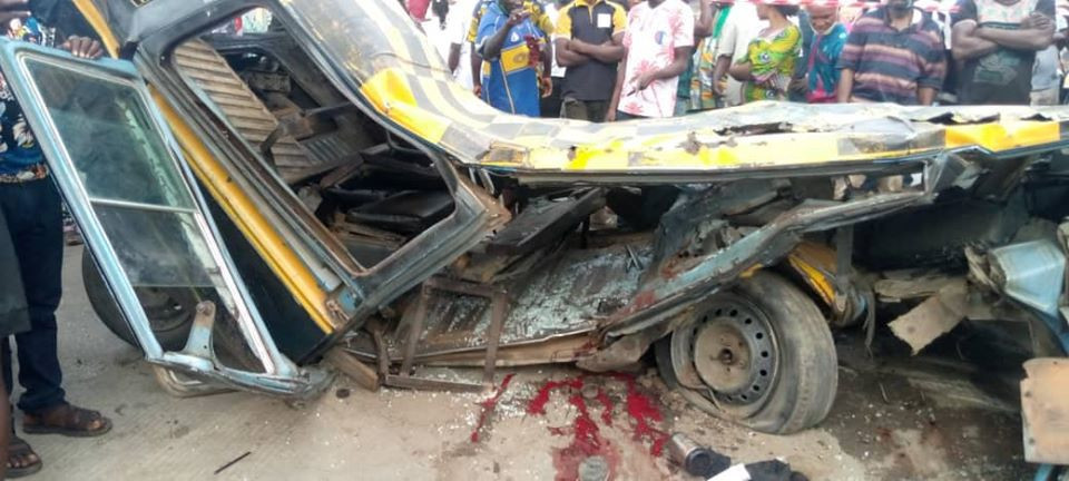 Tragedy as 40-foot container crushes 2 women to death in Lagos