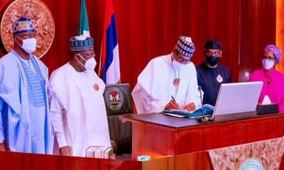 Nigerian govt to finance 2022 budget deficit with new borrowing
